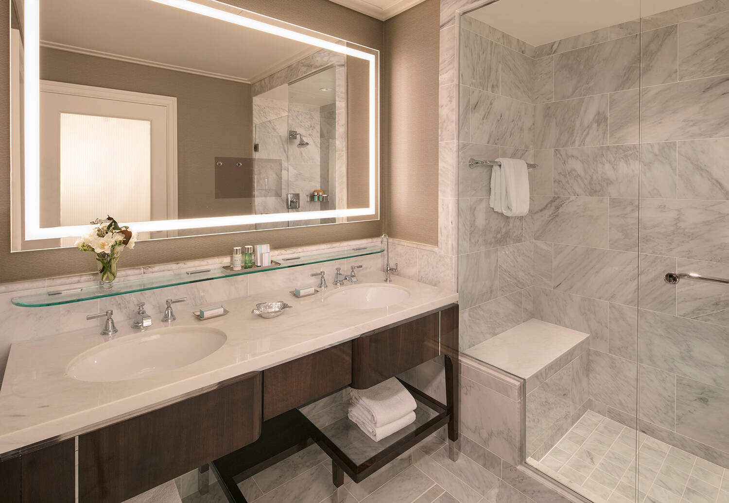 Premium King Room with Partial Ocean View