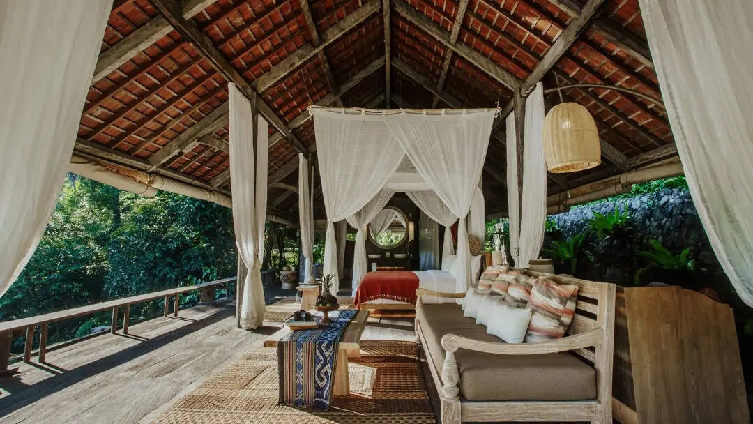 RAINFOREST POOL BALE