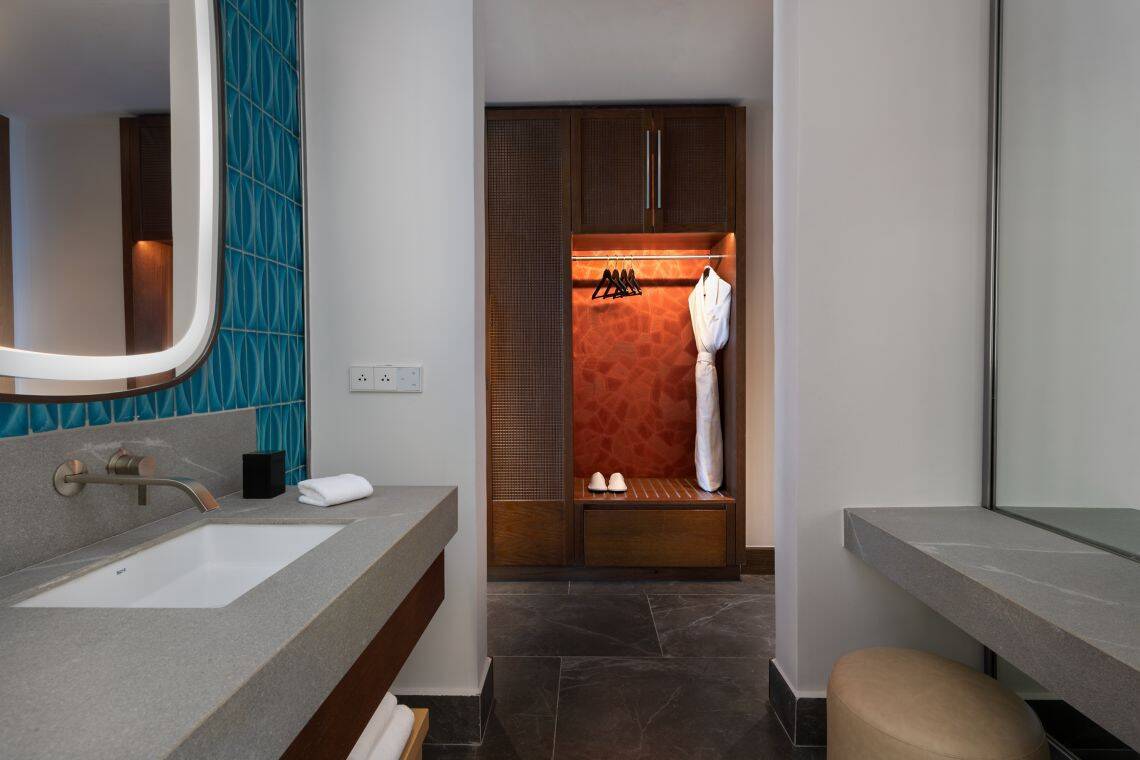 PREMIER ONE KING, TROPICAL VIEW ROOM