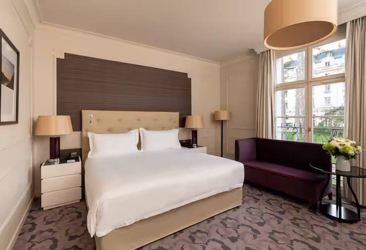 Pavillon King Garden View Room