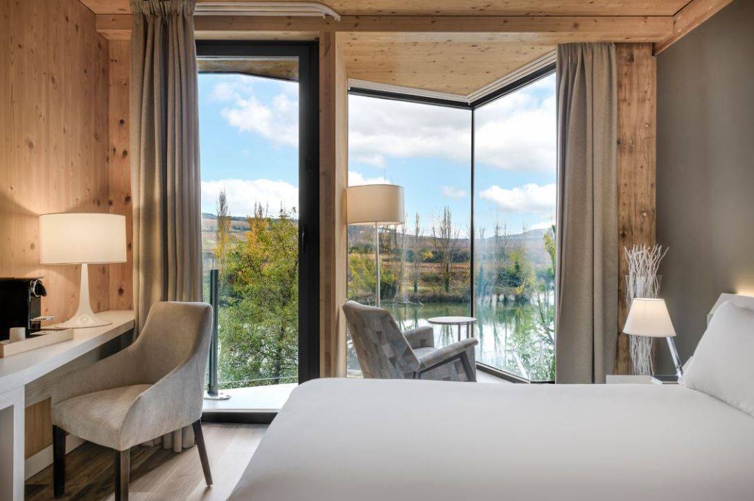 DELUXE TWIN RIVER VIEW ROOM