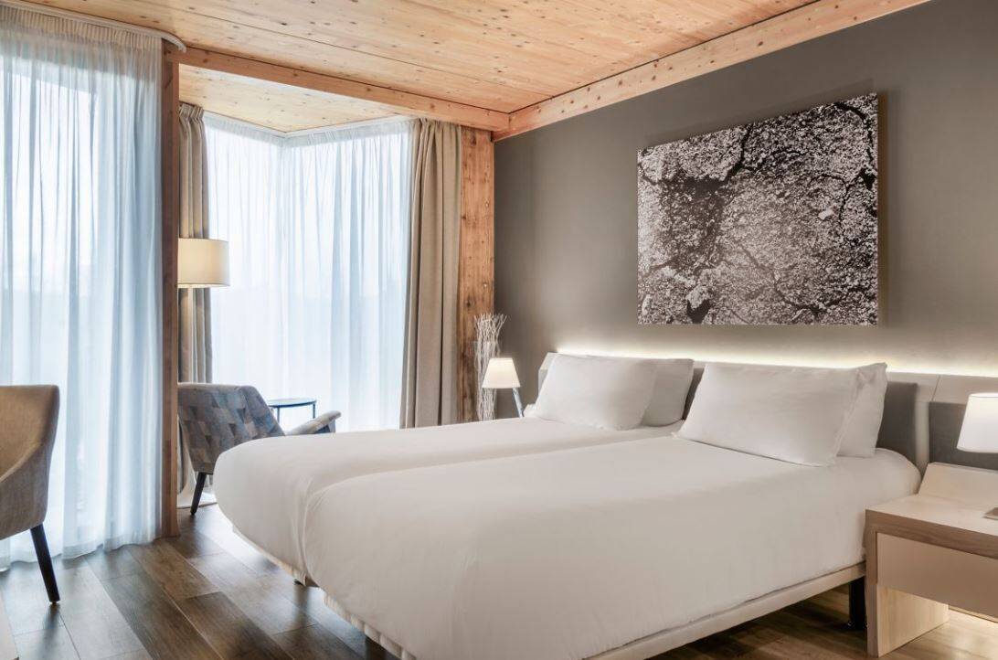 DELUXE TWIN RIVER VIEW ROOM