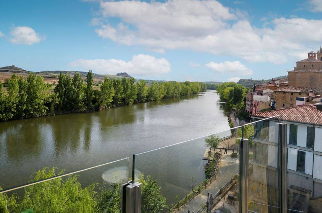 JUNIOR SUITE RIVER VIEW KING