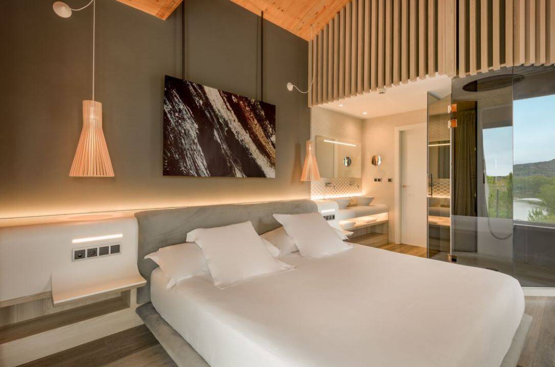 JUNIOR SUITE RIVER VIEW KING