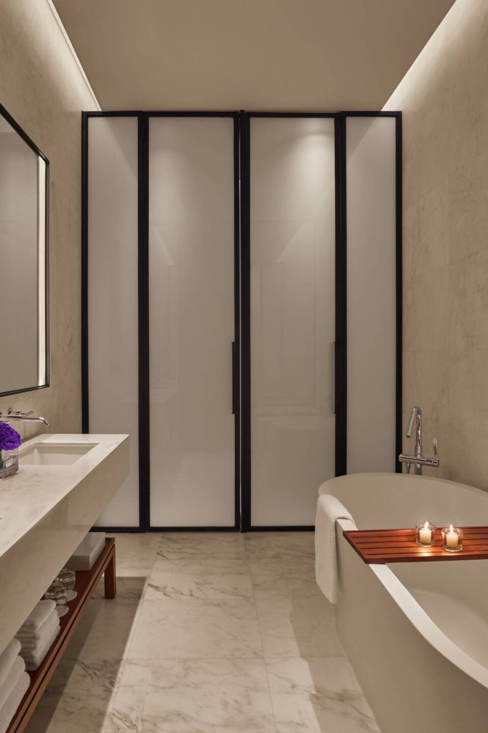 KING GUEST ROOM, CITY VIEW