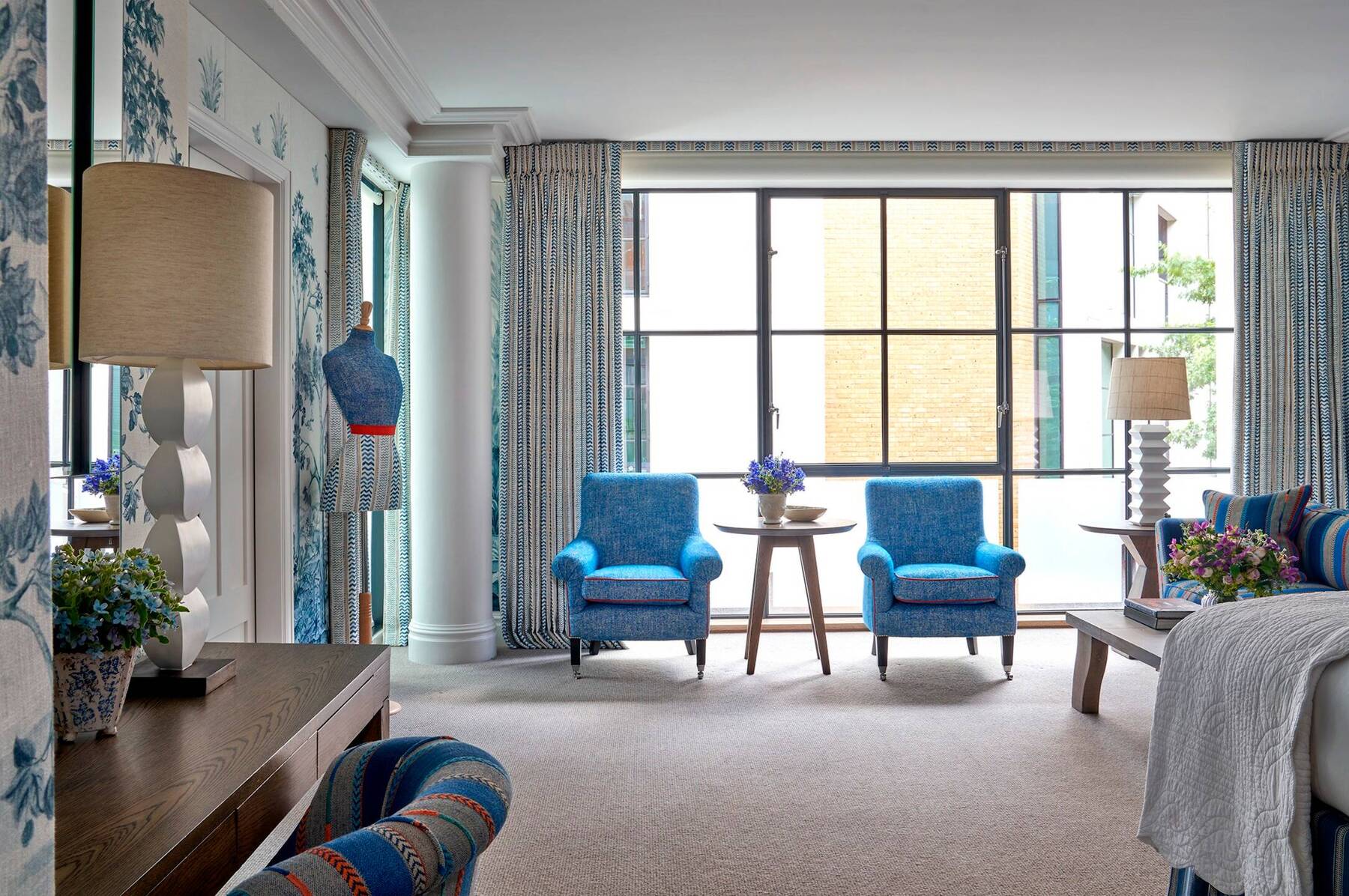 Deluxe Junior Snug Suite