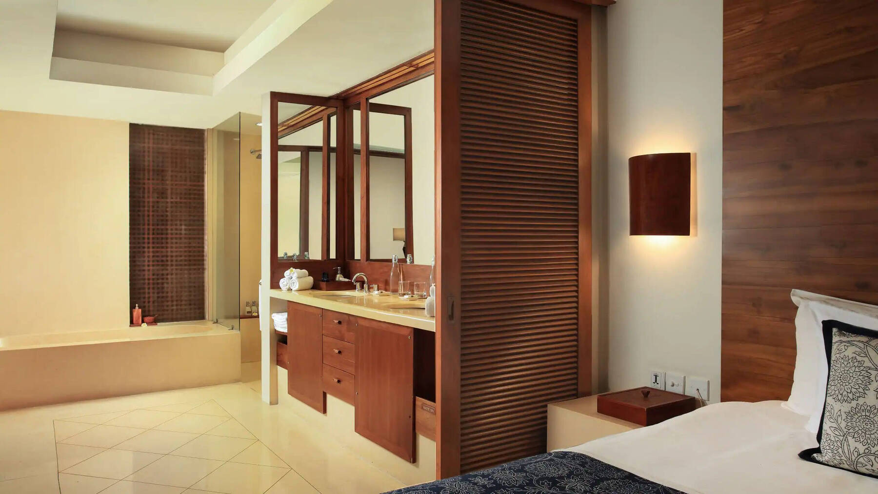 Seaside Suite