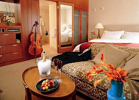 Stockton Street Deluxe Room