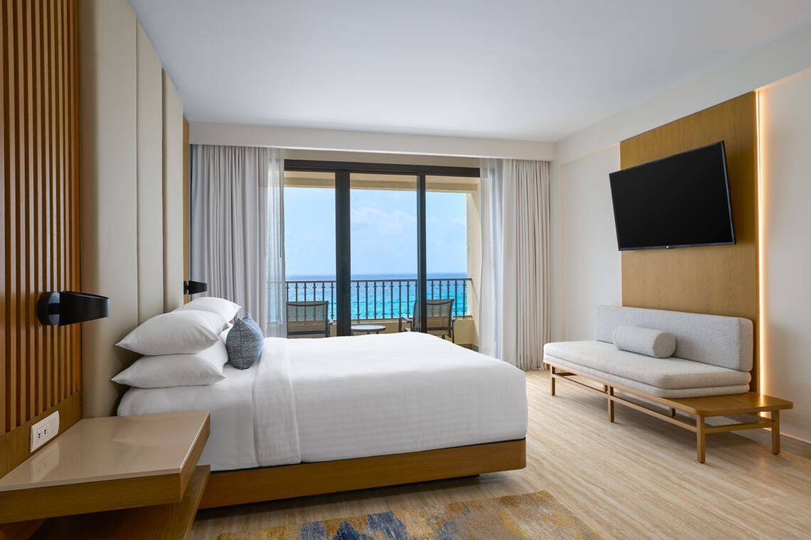 MAGNA ONE BEDROOM LARGER SUITE WITH SOFA BED, BALCONY