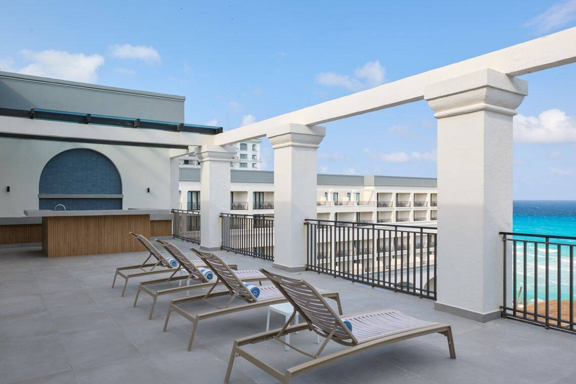 PRESIDENTIAL ONE BEDROOM SUITE WITH SOFA BED, BALCONY