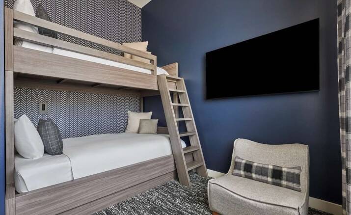 TWO BEDROOM RESIDENCES PEAK VIEW KING/BUNK