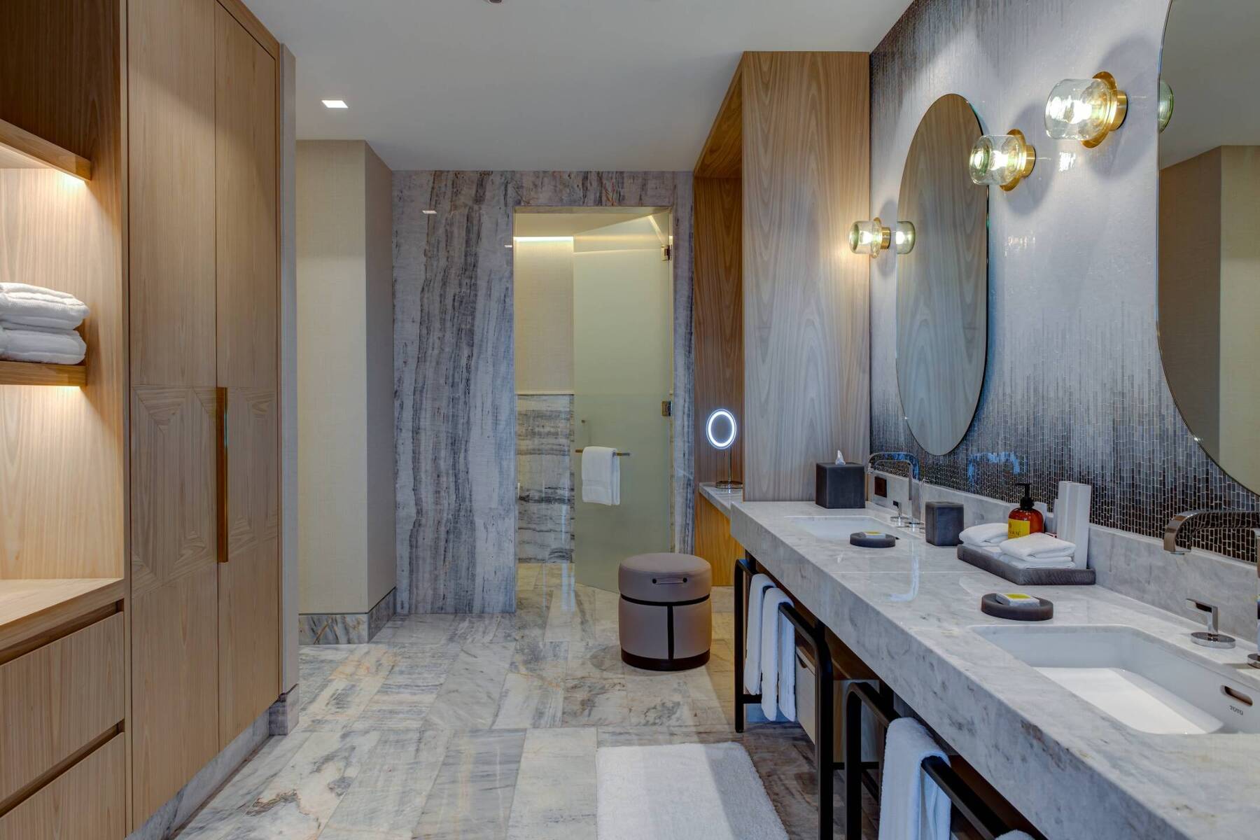 OCEAN FRONT TWO BEDROOM PRESIDENTIAL SUITE