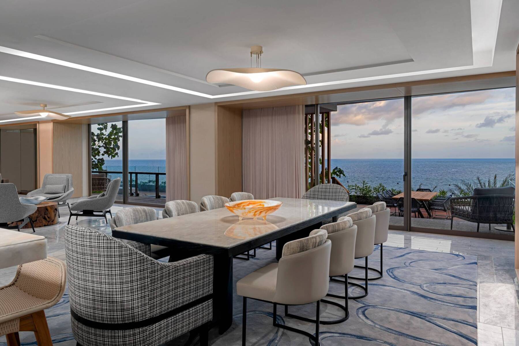 OCEAN FRONT TWO BEDROOM PRESIDENTIAL SUITE