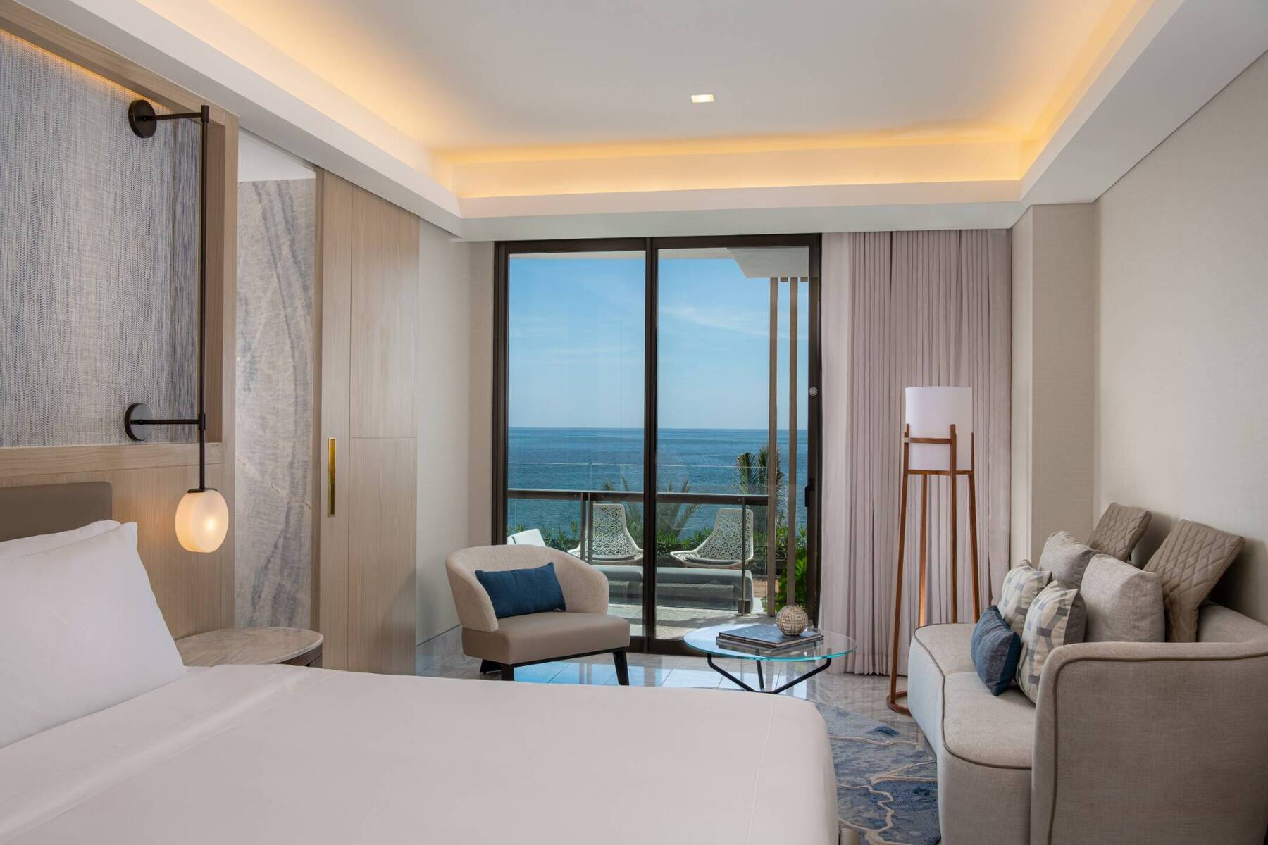 OCEAN FRONT TWO BEDROOM PRESIDENTIAL SUITE