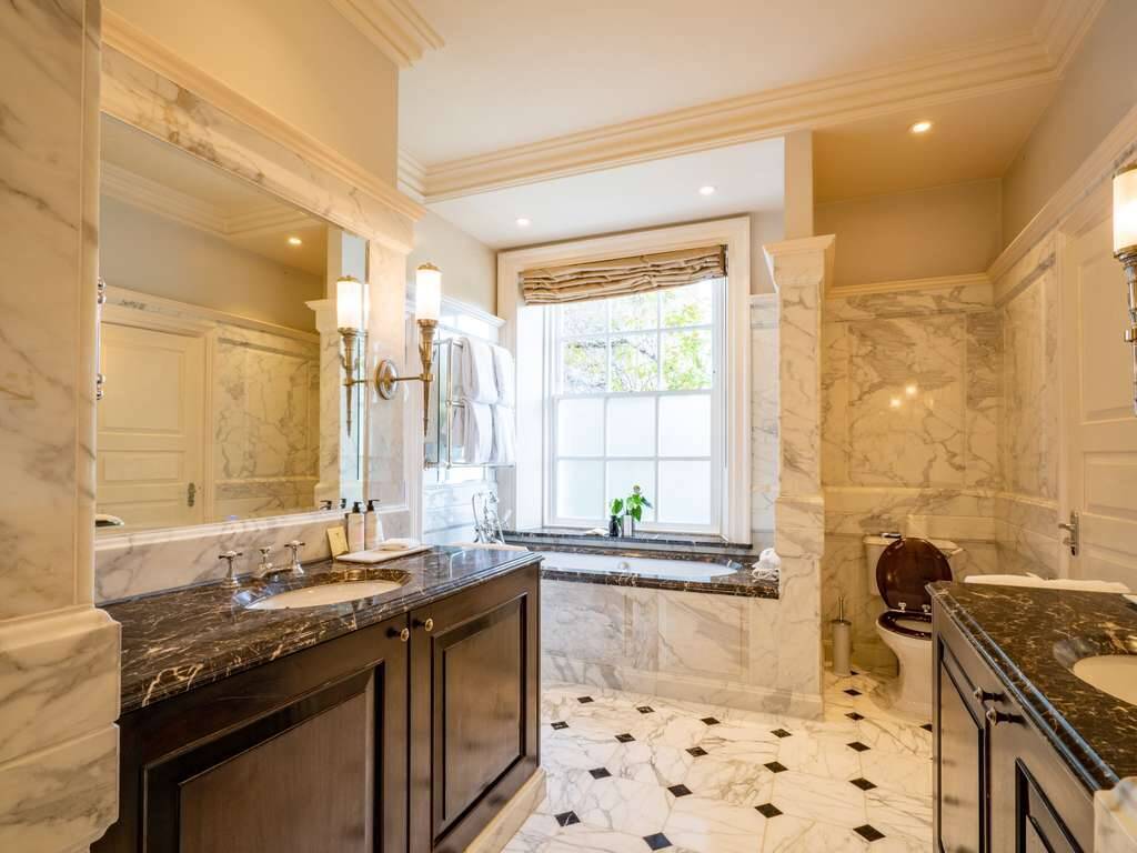 GRAND MASTER SUITE