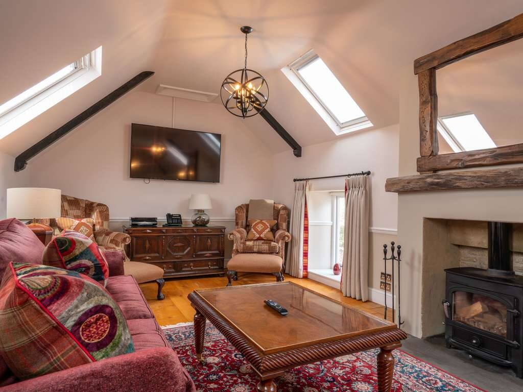 COUNTRY COTTAGE