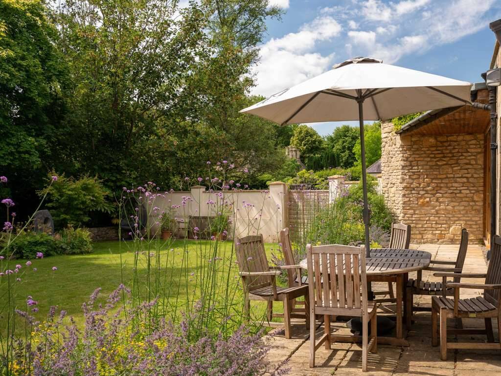 GRAND TWO BEDROOM COTTAGE 