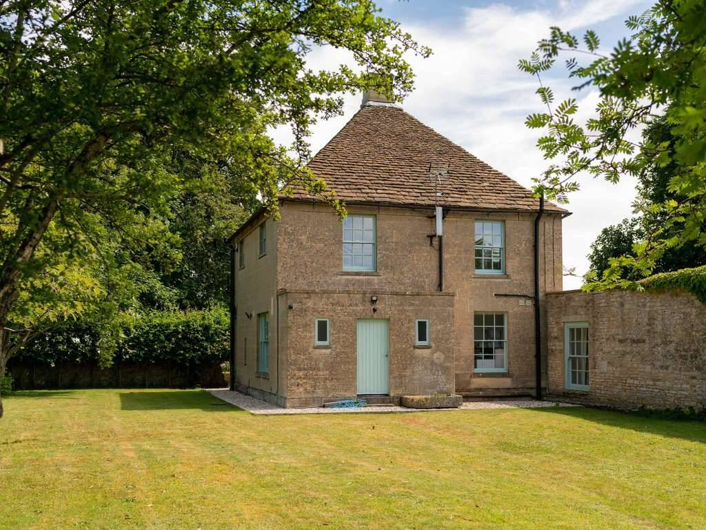 GRAND THREE BEDROOM COTTAGE