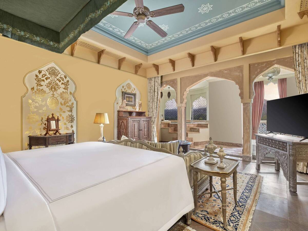  Landmark Room with Plunge Pool King
