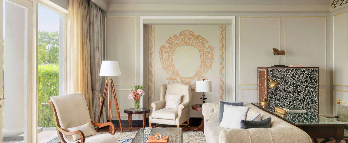 RAFFLES MANOR SUITE
