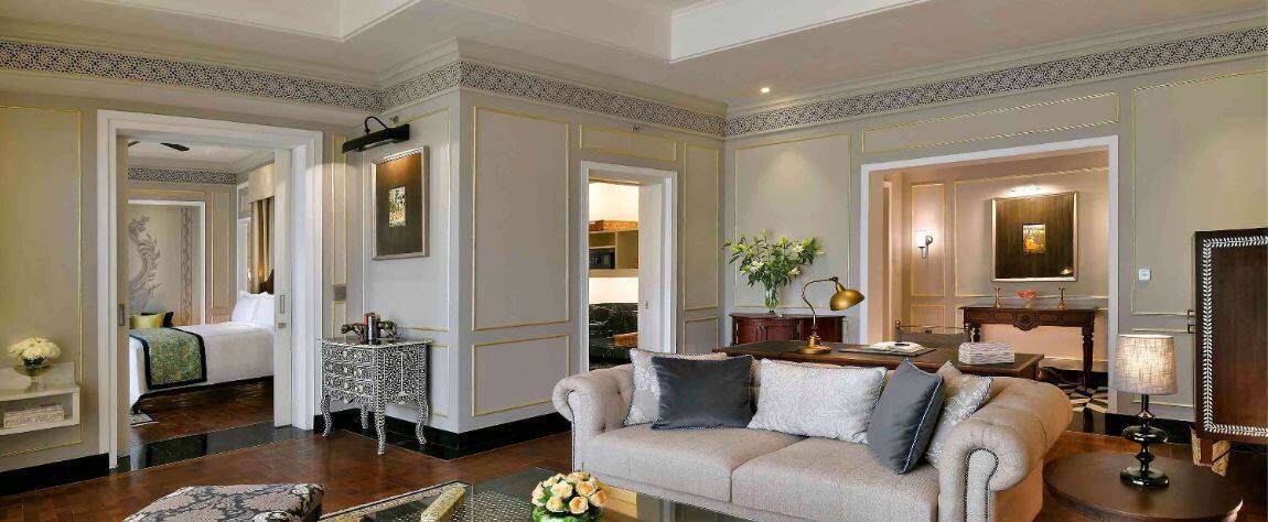 RAFFLES MANOR SUITE