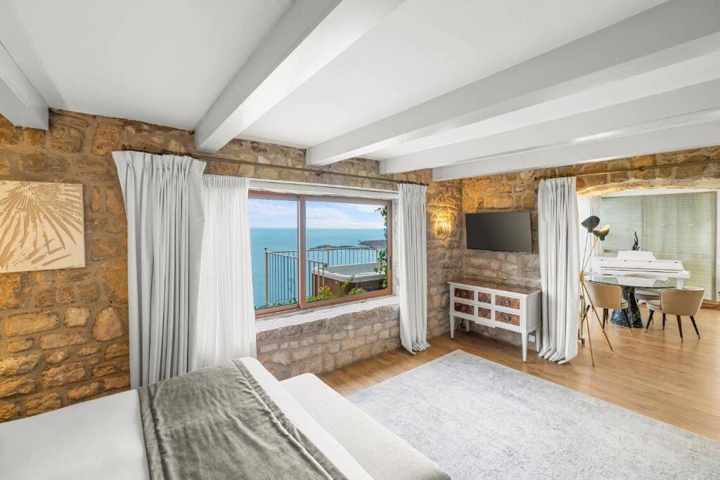 Prestige Suite