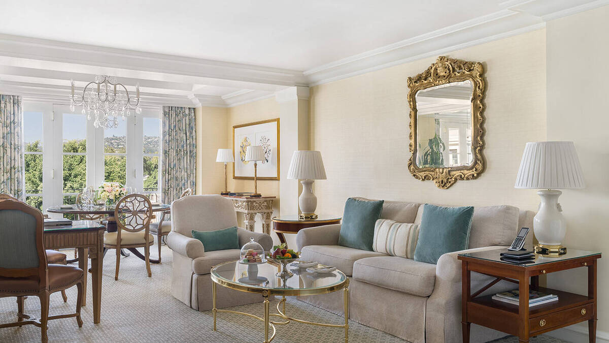 Deluxe Suite