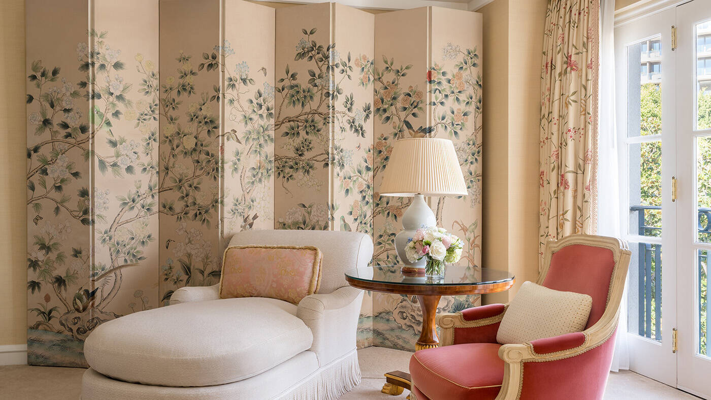 Pennisula Suite 