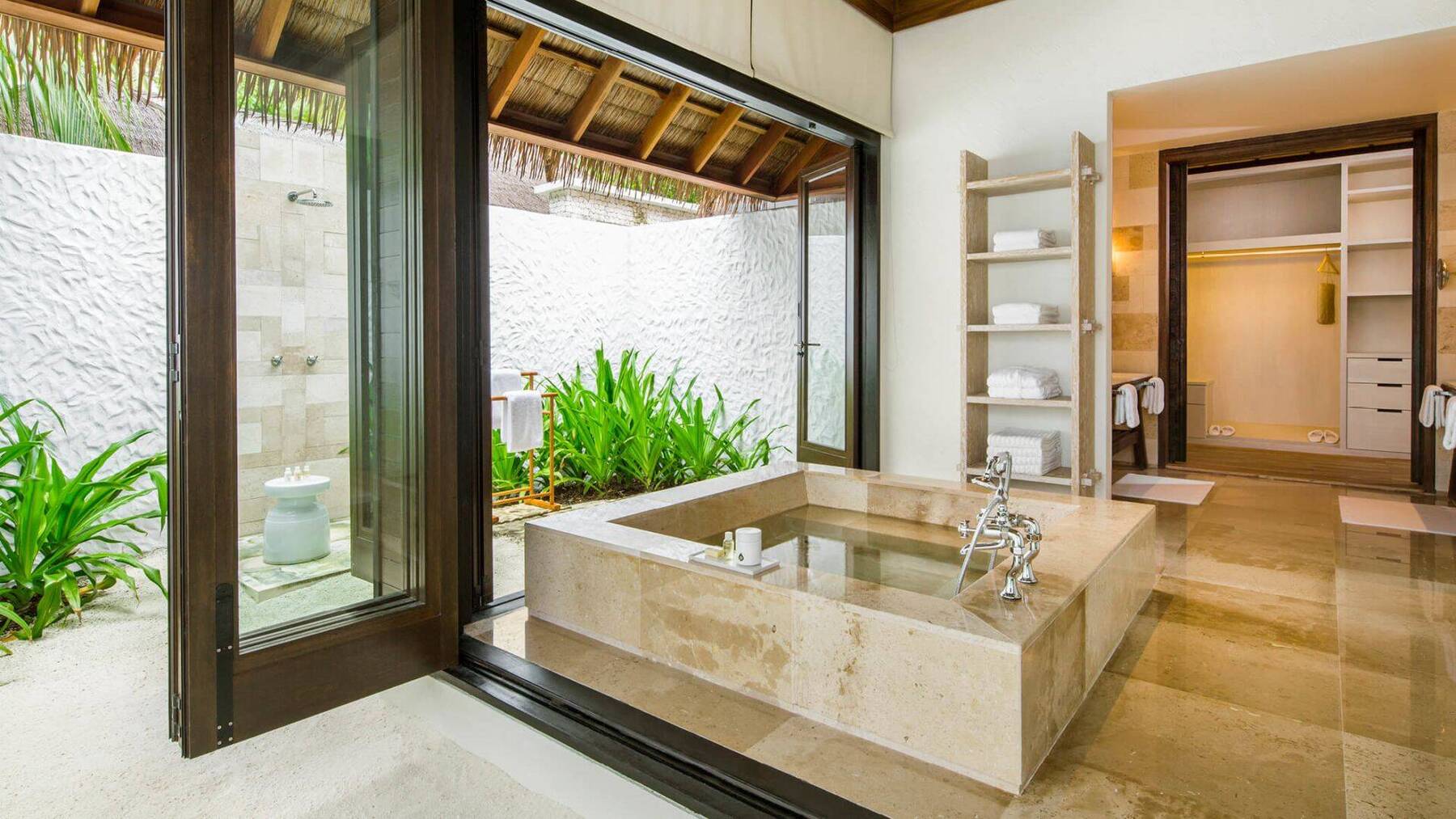 BEACH VILLA