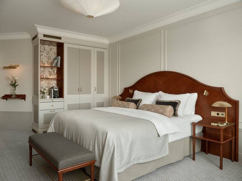 Deluxe Room King