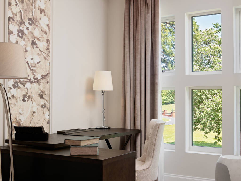 LUXURY TWO BEDROOM CORNER SUITE