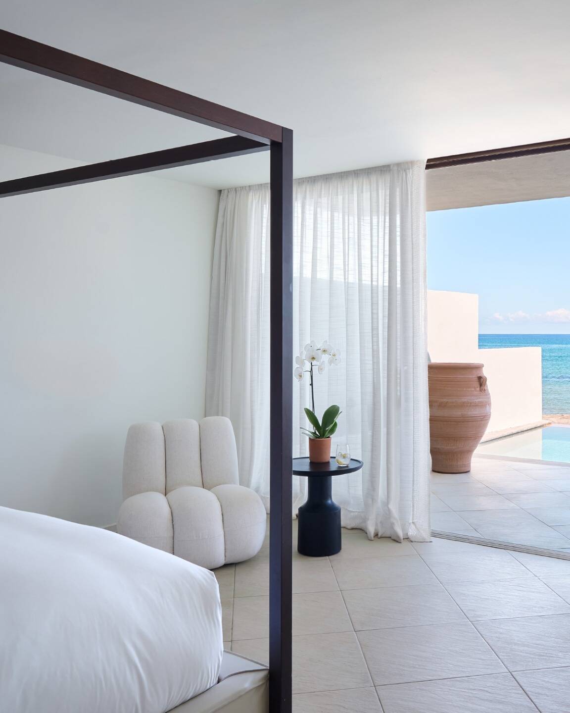 JUNIOR BUNGALOW SUITE WATERFRONT PRIVATE POOL