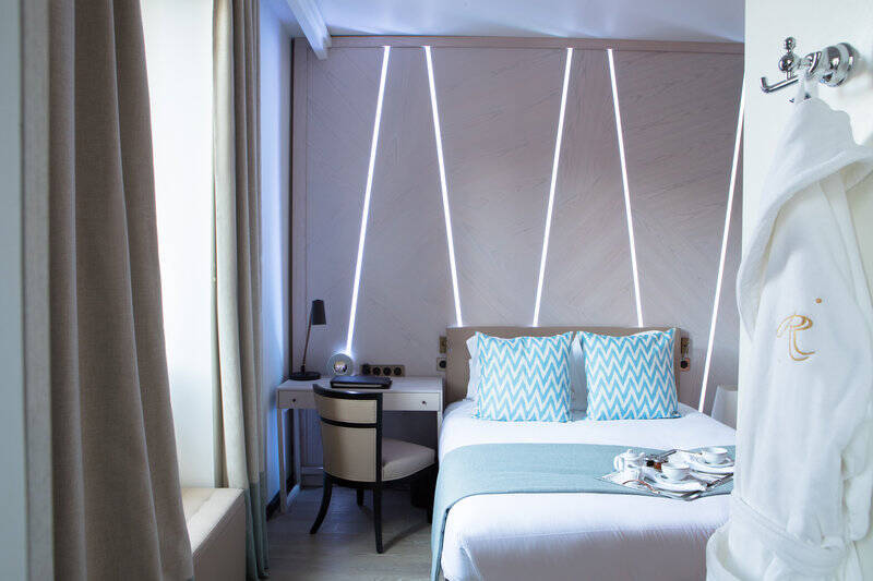 Standard Mountain View Room