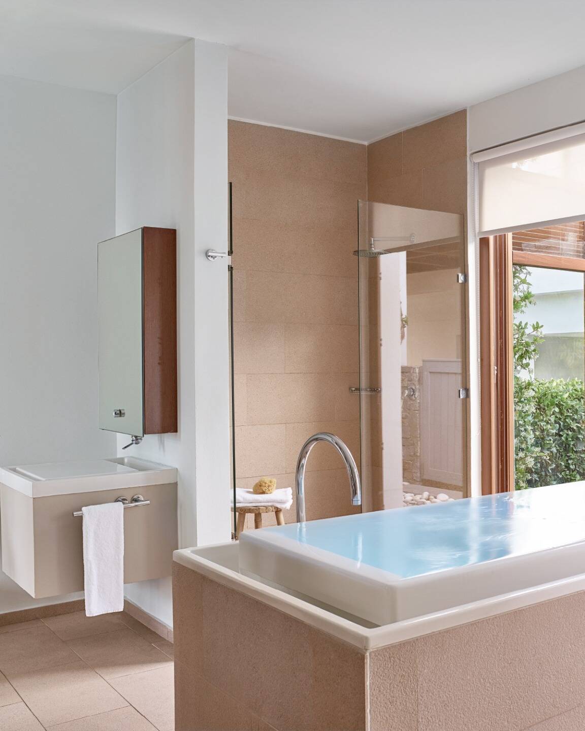 JUNIOR VILLA WATERFRONT WITH PRIVATE POOL