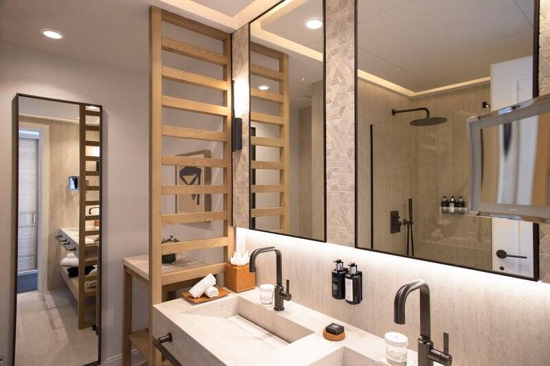 Deluxe Sea and Garden View Room