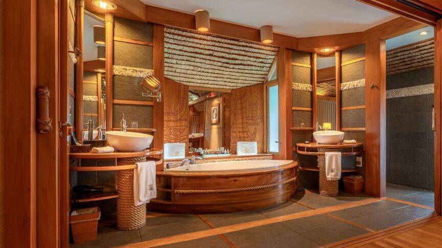Taha'a Premium Overwater Suite