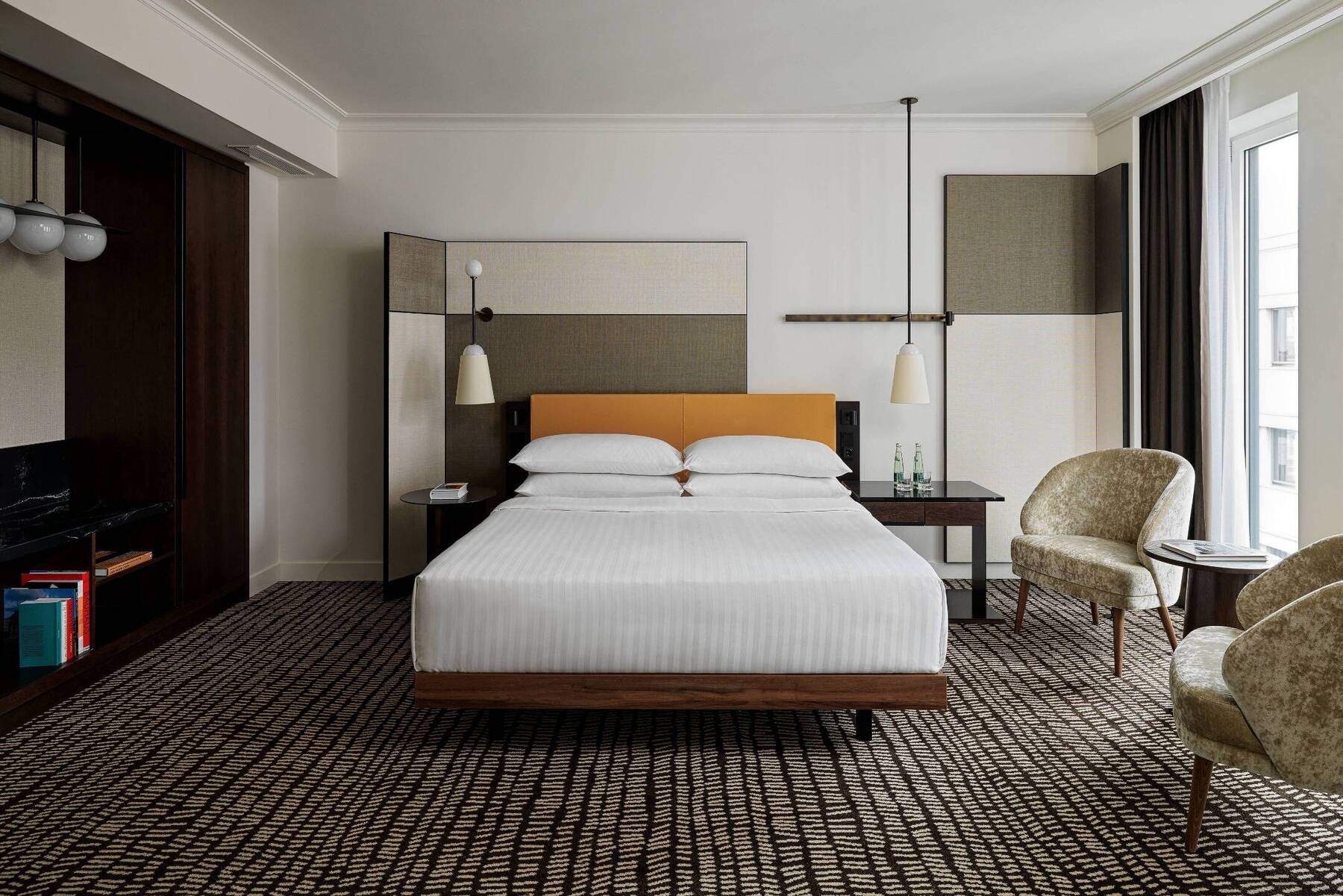 EXECUTIVE LOUNGE ACCESS, ONE BEDROOM SUITE