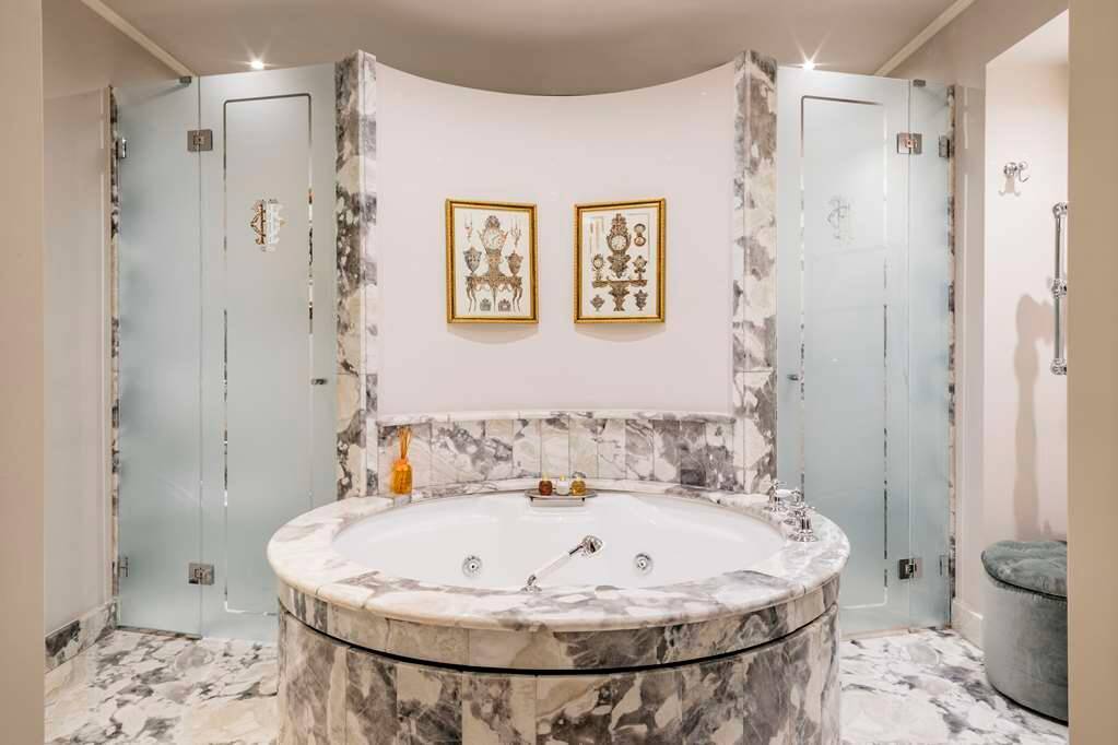 Signature Suite