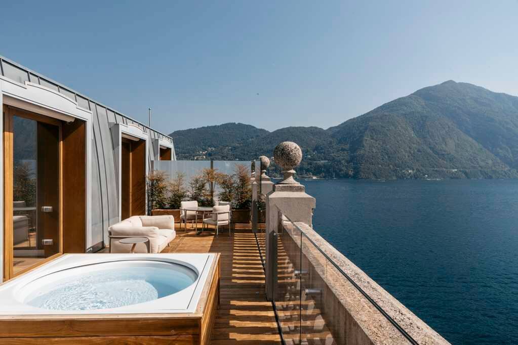 ROOFTOP GRAND SUITE
