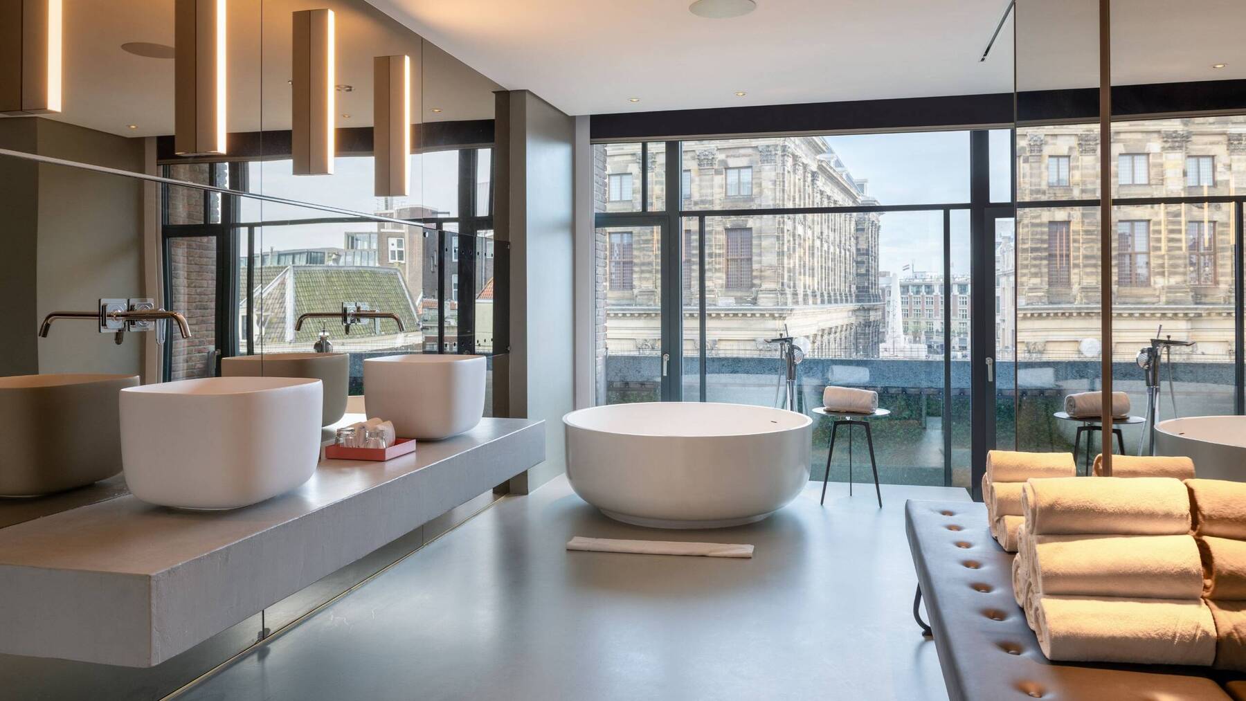 Penthouse I Exchange 