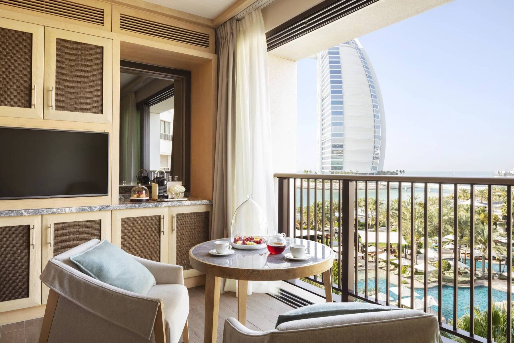 Deluxe Ocean Club Room