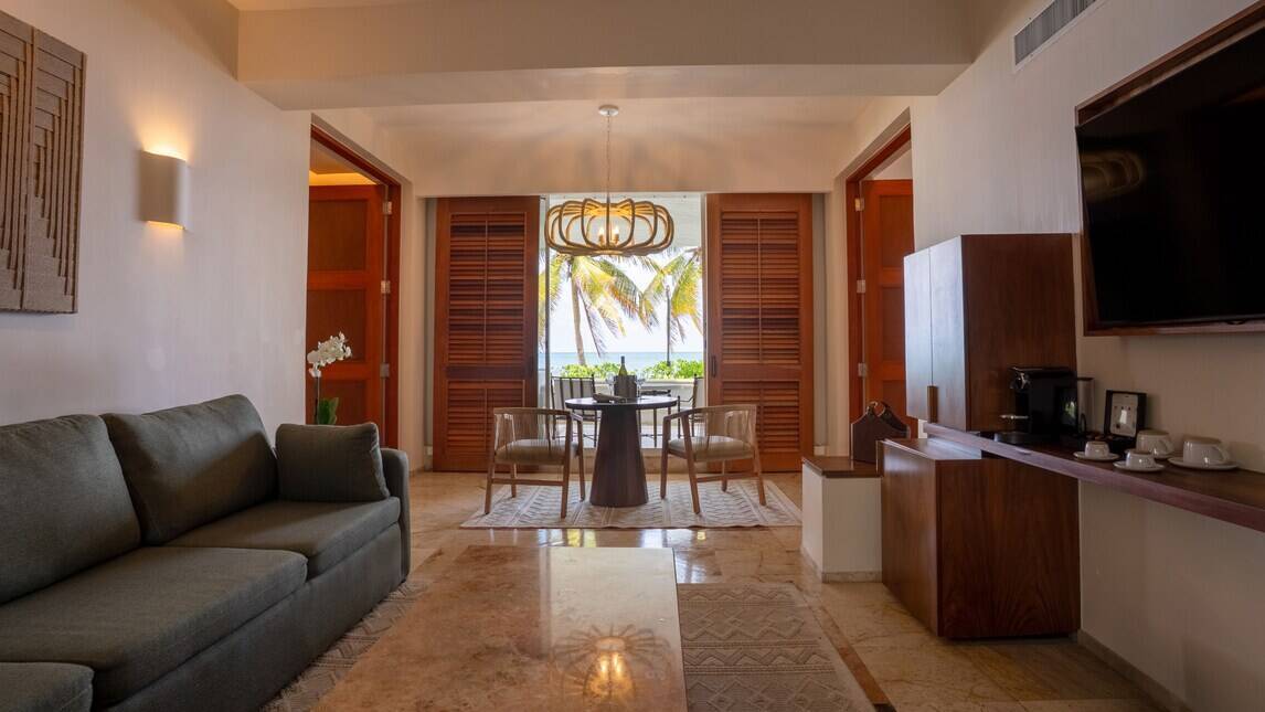 Butler Service Master Two Bedroom Presidential Suite Oceanfront Private pool