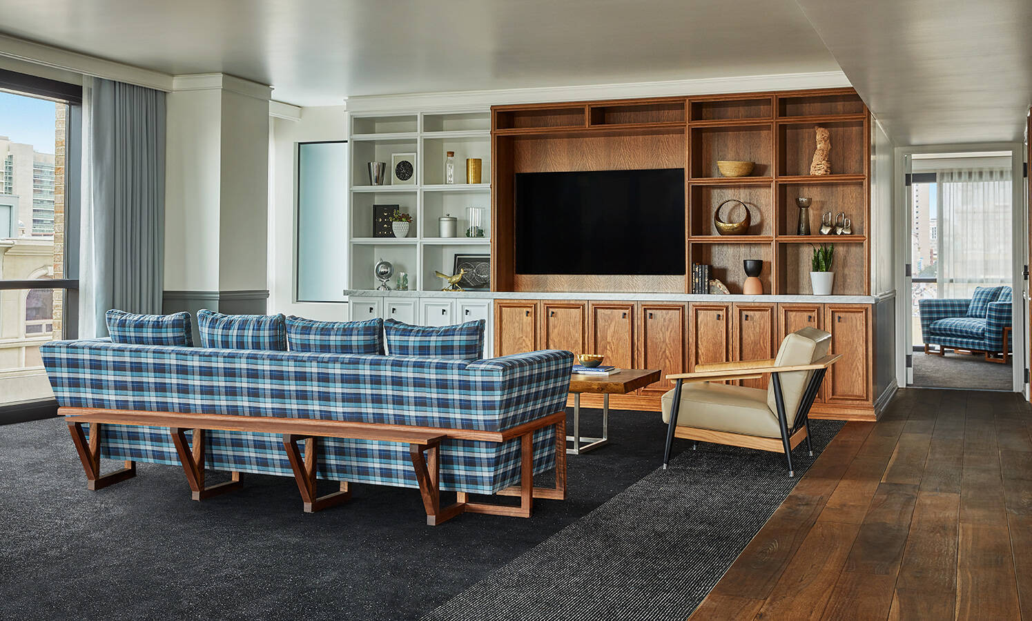 THE PEDNRY ONE BEDROOM SUITE