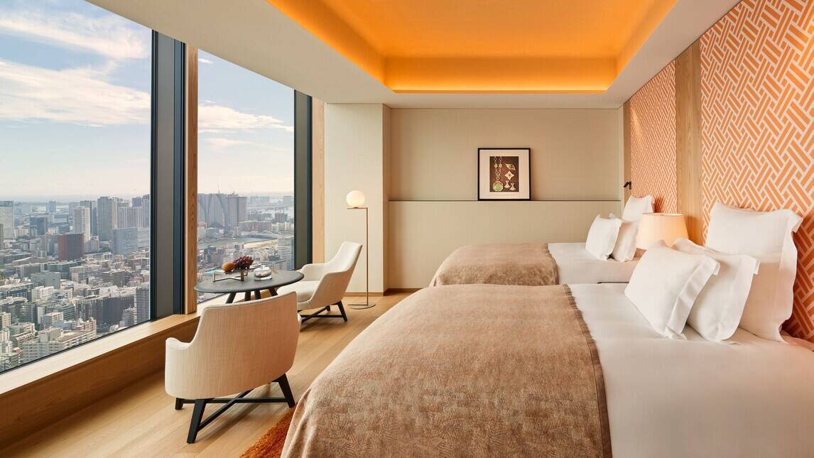 DELUXE SKYLINE VIEW TWO DOUBLE ROOM