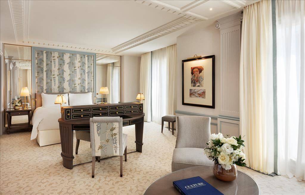 DELUXE PREMIUM JUNIOR SUITE
