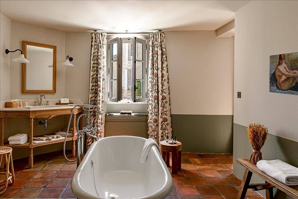 Prestige Room