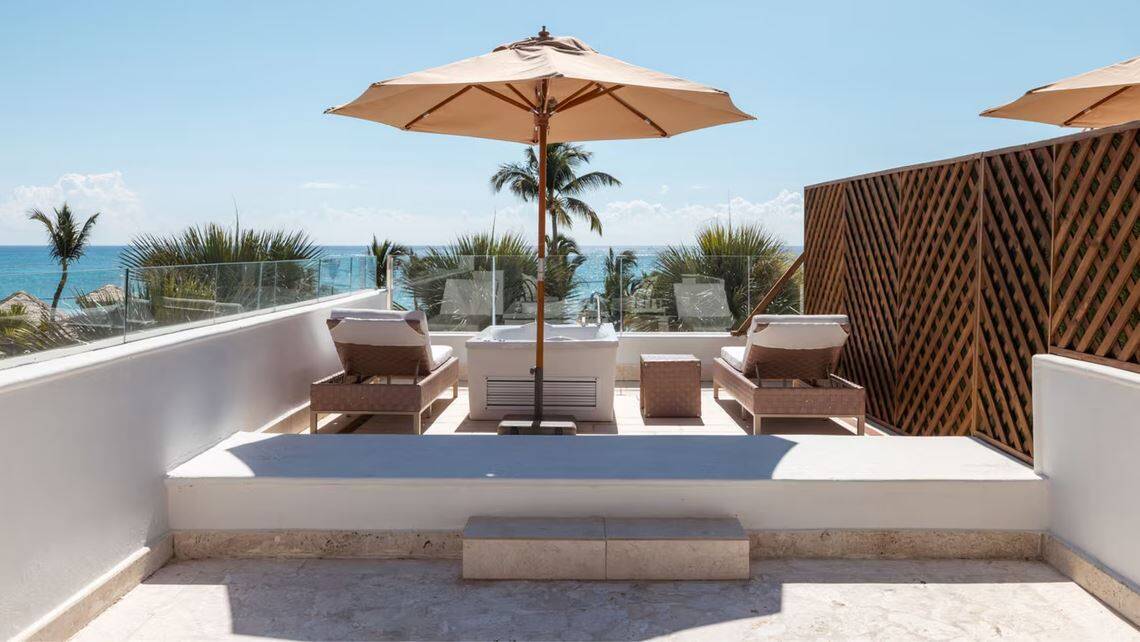 PREMIUM JUNIOR SUITE KING OCEAN VIEW