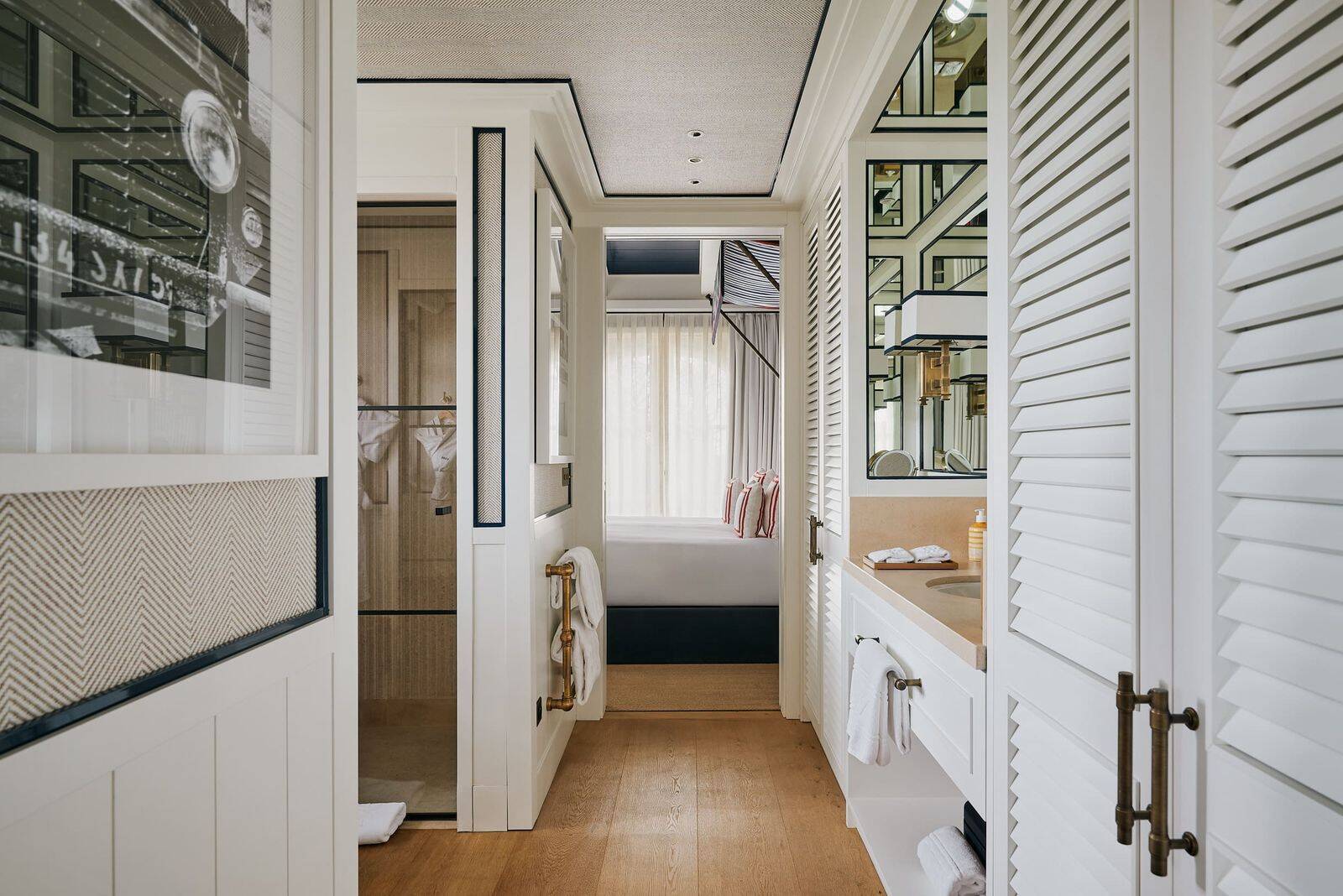 ONE BEDROOM SUITE