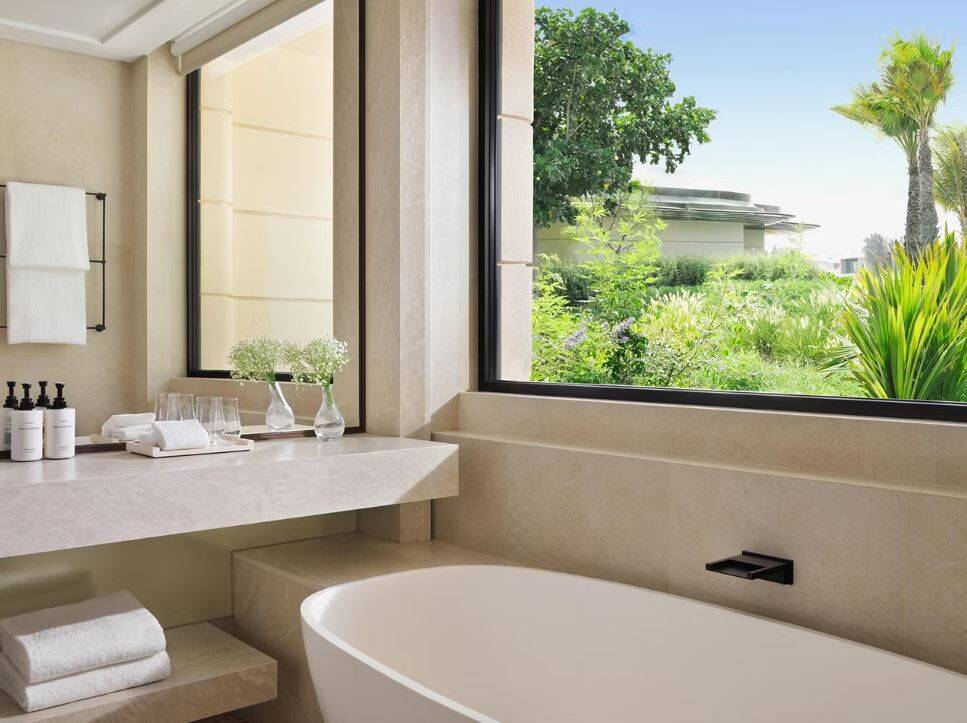 KING JUNIOR SUITE 