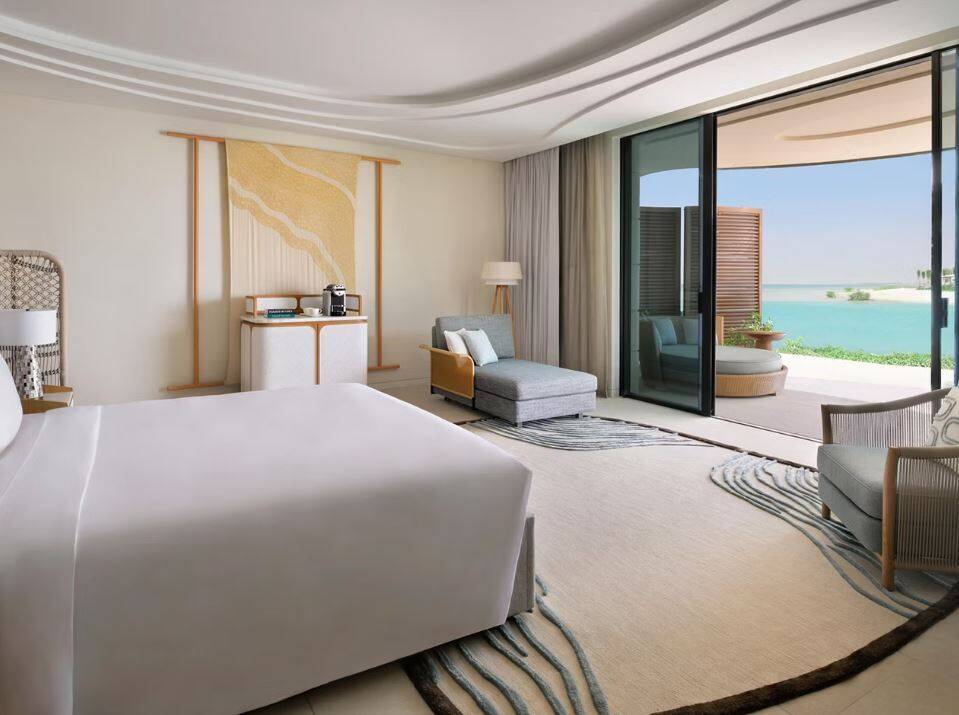 KING JUNIOR SUITE LAGOON VIEW